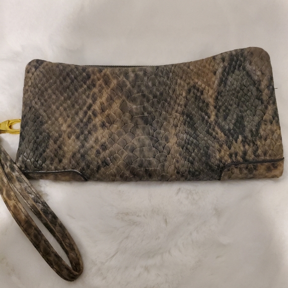👜 Nicole Miller Snakeskin Print Wristlet - Picture 7 of 7